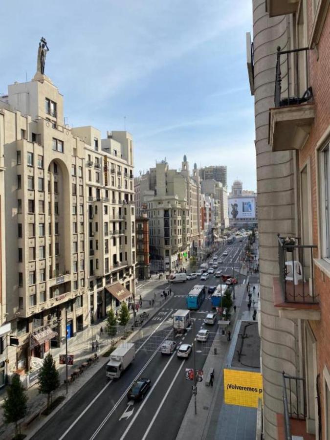Apartamentos Smartrenting Gran Via Madrid Bagian luar foto