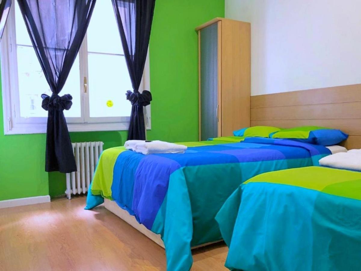 Apartamentos Smartrenting Gran Via Madrid Bagian luar foto